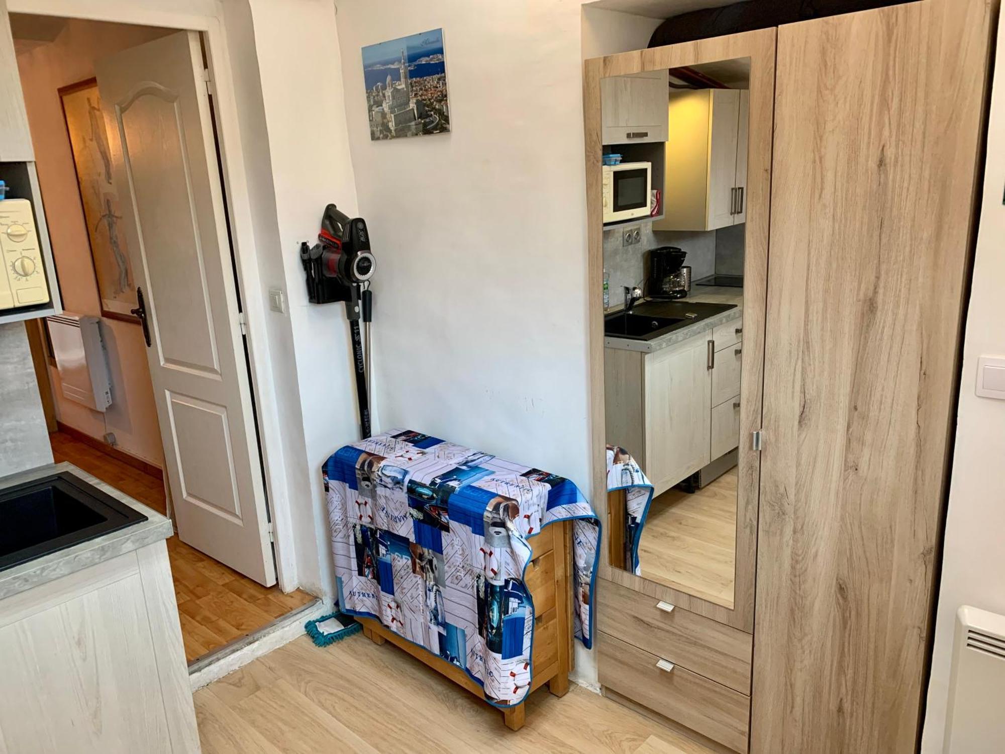 T2 Equipe Au Calme + Terrasse A 1 Km De La Hébergement de vacances Marseille